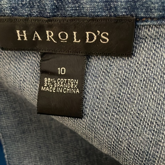 #057, Harold’s Vintage zip back ruffle bottom denim mini skirt, size 10 - Picture 3 of 3